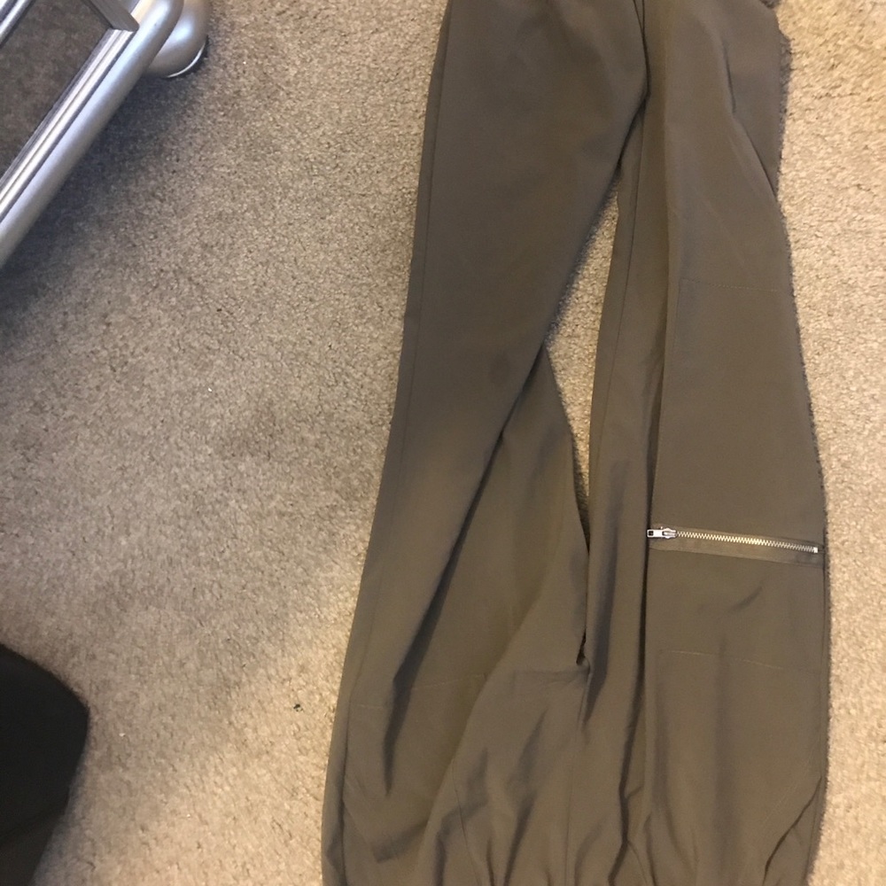 Joggers - Picture 8 of 8
